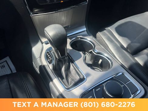 Used 2022 Jeep Grand Cherokee Limited AWD/4WD image 24