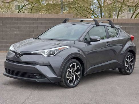 Used 2019 Toyota C-HR XLE image 5