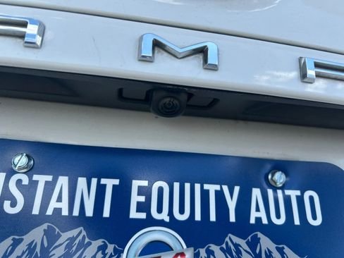 Used 2018 Toyota Camry SE FWD image 6