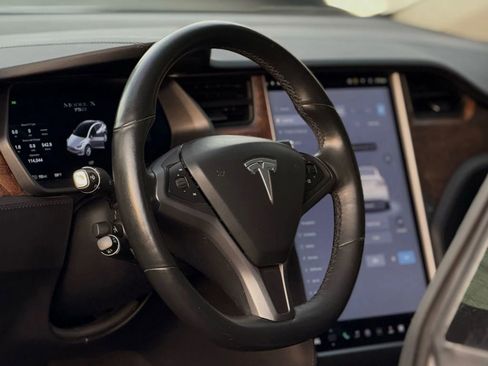 Used 2018 Tesla Model X 75D image 14