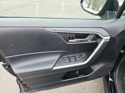 Used 2025 Toyota RAV4 XLE image 20