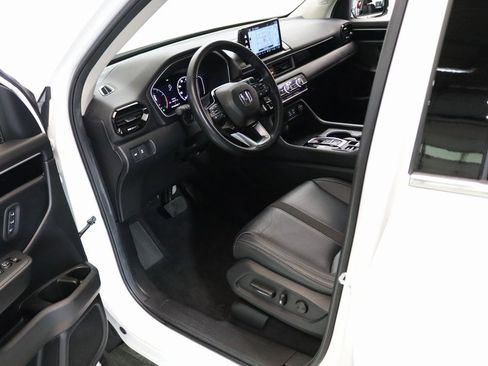 Used 2024 Honda Pilot Touring image 15