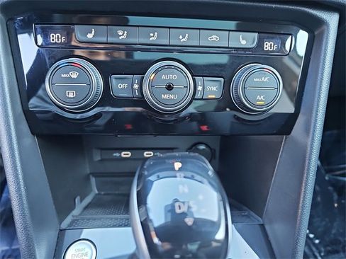 Used 2024 Volkswagen Taos SE image 25