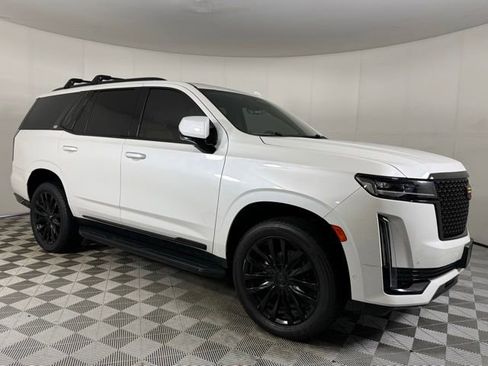 Certified 2022 Cadillac Escalade Premium Luxury image 9