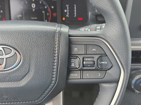 New 2026 Toyota 4Runner SR5 AWD/4WD image 17