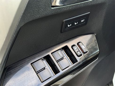 Used 2016 Toyota RAV4 Limited image 11