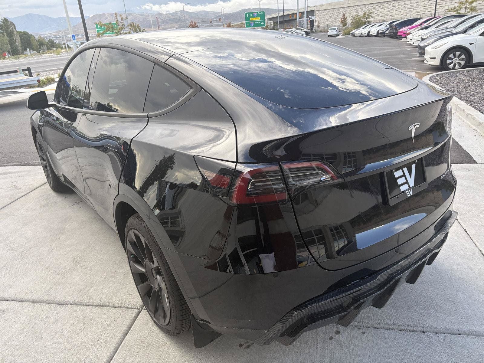 Used 2024 Tesla Model Y Long Range AWD/4WD image 6