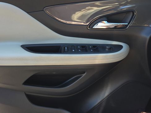 Used 2020 Buick Encore Preferred w/ Safety Package FWD image 17