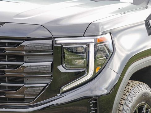 Used 2025 GMC Sierra 1500 Elevation w/ Preferred Package image 8