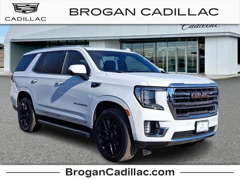 Used 2022 GMC Yukon SLT w/ SLT Premium Package image 1