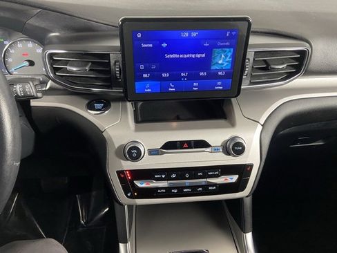 Used 2023 Ford Explorer XLT w/ Equipment Group 202A image 25