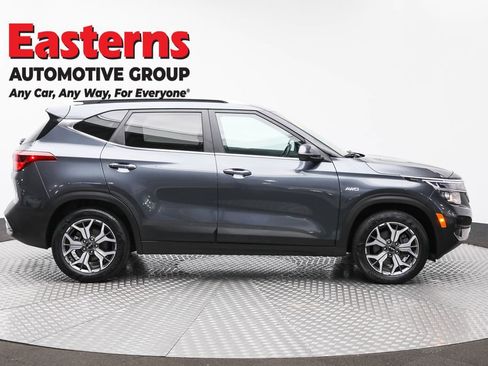 Used 2023 Kia Seltos EX image 4