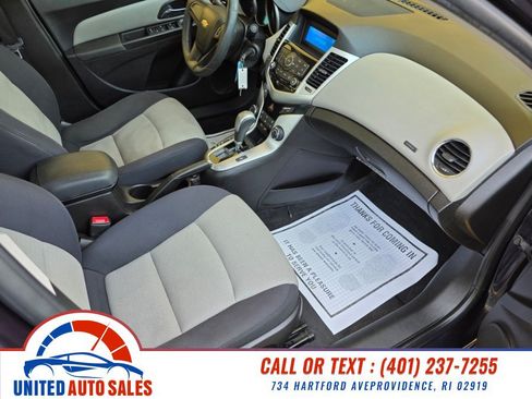 Used 2015 Chevrolet Cruze LS FWD image 13