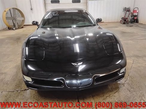 Used 2004 Chevrolet Corvette Coupe w/ Preferred Equipment Group image 7