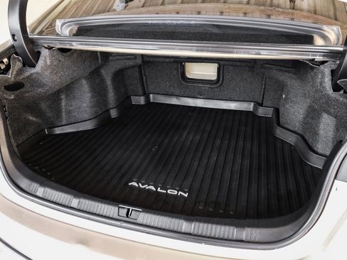 Used 2016 Toyota Avalon XLE Premium image 50