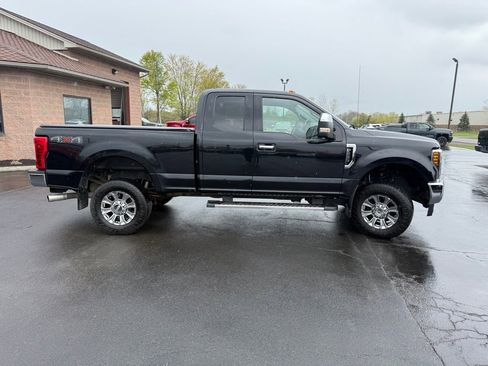 Used 2019 Ford F250 XLT w/ XLT Premium Package AWD/4WD image 4