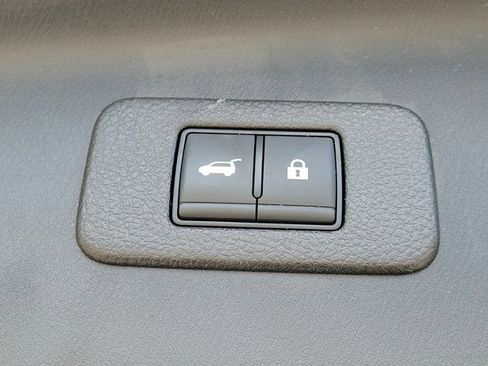 Used 2024 Nissan Armada Platinum w/ Captain's Chairs Package image 8