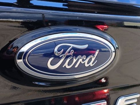 Used 2022 Ford Edge SEL image 28