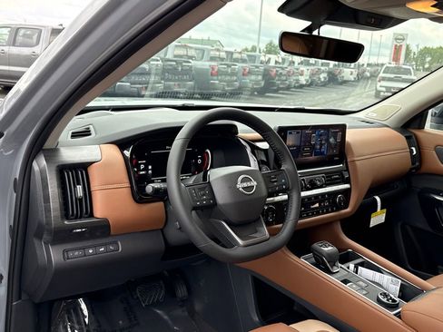 New 2026 Nissan Pathfinder Platinum AWD/4WD image 3