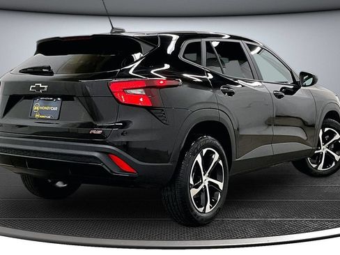 Used 2024 Chevrolet Trax RS FWD image 6