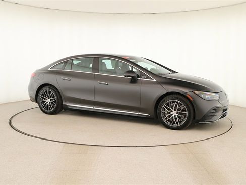 Used 2024 Mercedes-Benz EQE 500 4MATIC Sedan w/ AMG Line Exterior Package image 9
