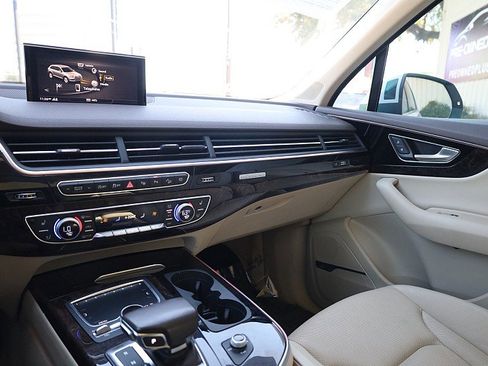 Used 2019 Audi Q7 3.0T Prestige w/ Prestige Package image 22
