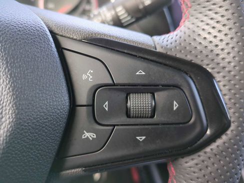 Used 2023 Chevrolet TrailBlazer RS w/ Sun and Liftgate Package image 16