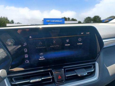 Used 2025 Chevrolet TrailBlazer LT w/ Convenience Package AWD/4WD image 11