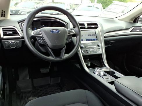 Used 2020 Ford Fusion SE AWD/4WD image 5