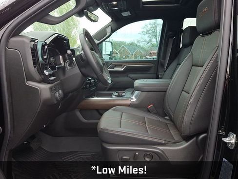 Used 2025 Chevrolet Silverado 2500 High Country w/ Midnight Edition AWD/4WD image 14