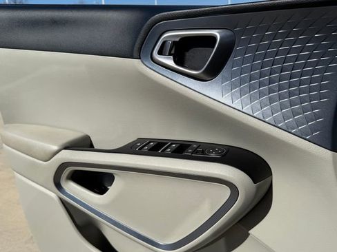 Used 2023 Kia Soul EX image 22