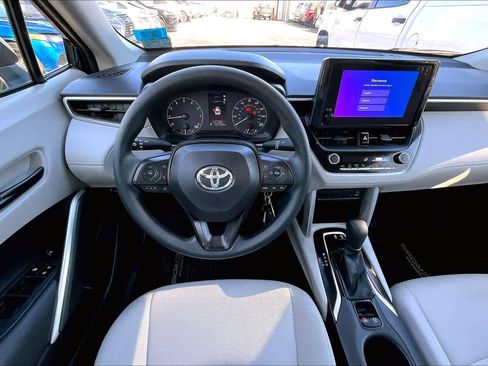 Used 2023 Toyota Corolla Cross L image 6