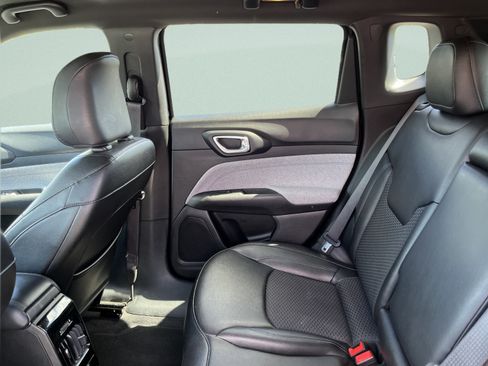 Used 2024 Jeep Compass Latitude AWD/4WD image 20