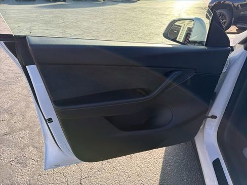 Used 2022 Tesla Model Y Performance AWD/4WD image 26