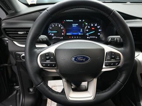 Used 2022 Ford Explorer XLT w/ Class IV Trailer Tow Package AWD/4WD image 18