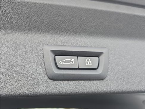 Used 2023 BMW X3 sDrive30i w/ Convenience Package image 9