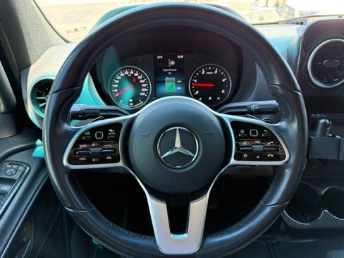Used 2021 Mercedes-Benz Sprinter 2500 image 7