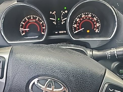 Used 2012 Toyota Highlander Limited w/ Tow Pkg image 7