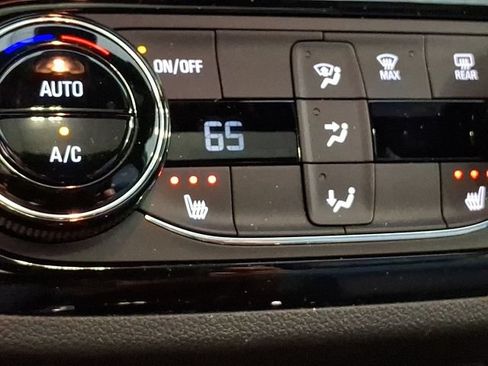 Used 2024 Buick Envista Sport Touring w/ Convenience I Package FWD image 25