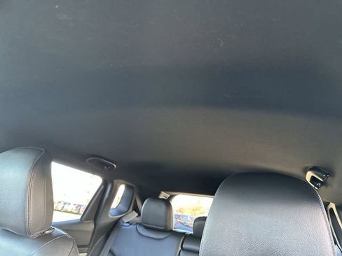 Used 2023 Jeep Compass Limited image 18