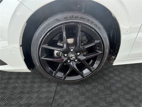 Used 2023 Honda Civic Sport image 13