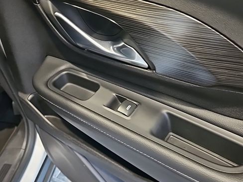 Used 2024 GMC Terrain SLT image 15