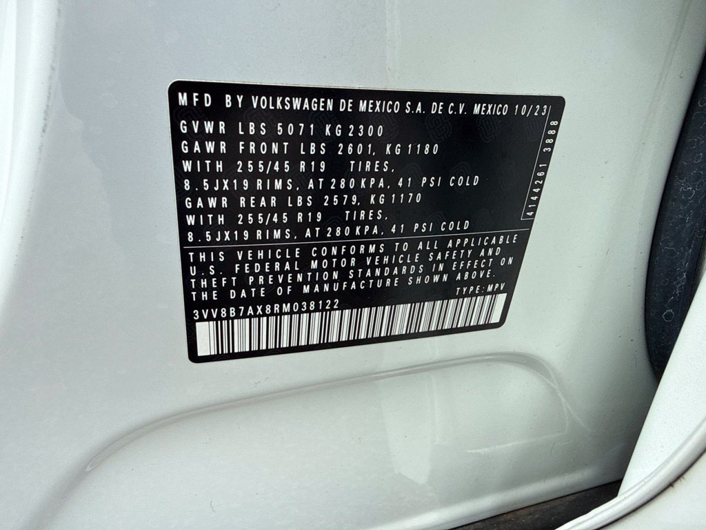Used 2024 Volkswagen Tiguan SE R-Line AWD/4WD image 41