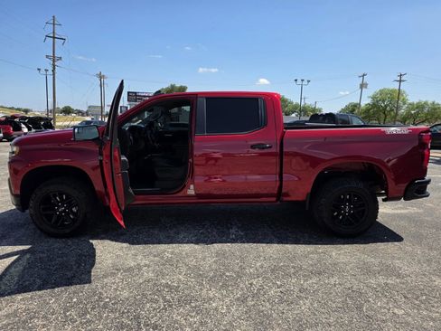 Used 2021 Chevrolet Silverado 1500 LT Trail Boss w/ Convenience Package II AWD/4WD image 9