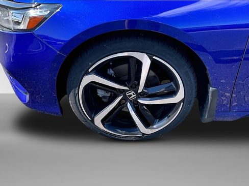 Used 2019 Honda Accord Sport image 2