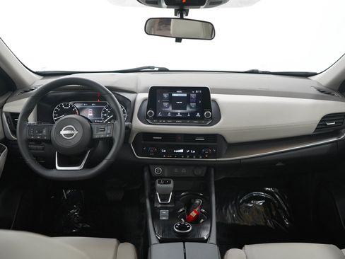 Used 2023 Nissan Rogue SV w/ SV Premium B Package AWD/4WD image 16