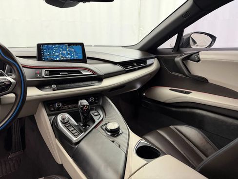 Used 2019 BMW i8 Coupe AWD/4WD image 19