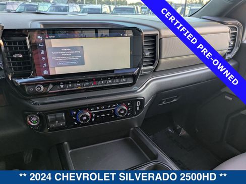 Used 2024 Chevrolet Silverado 2500 ZR2 w/ Technology Package image 28