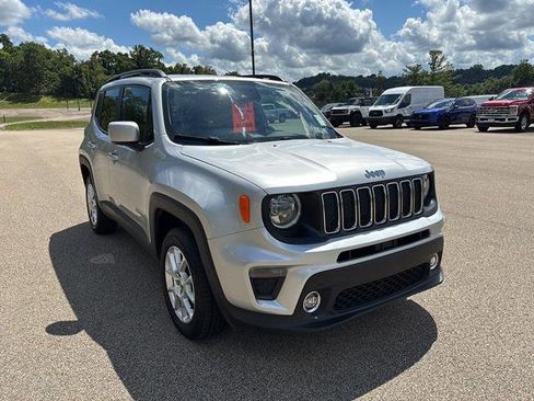 Used 2021 Jeep Renegade Latitude w/ Luxury Group I image 6
