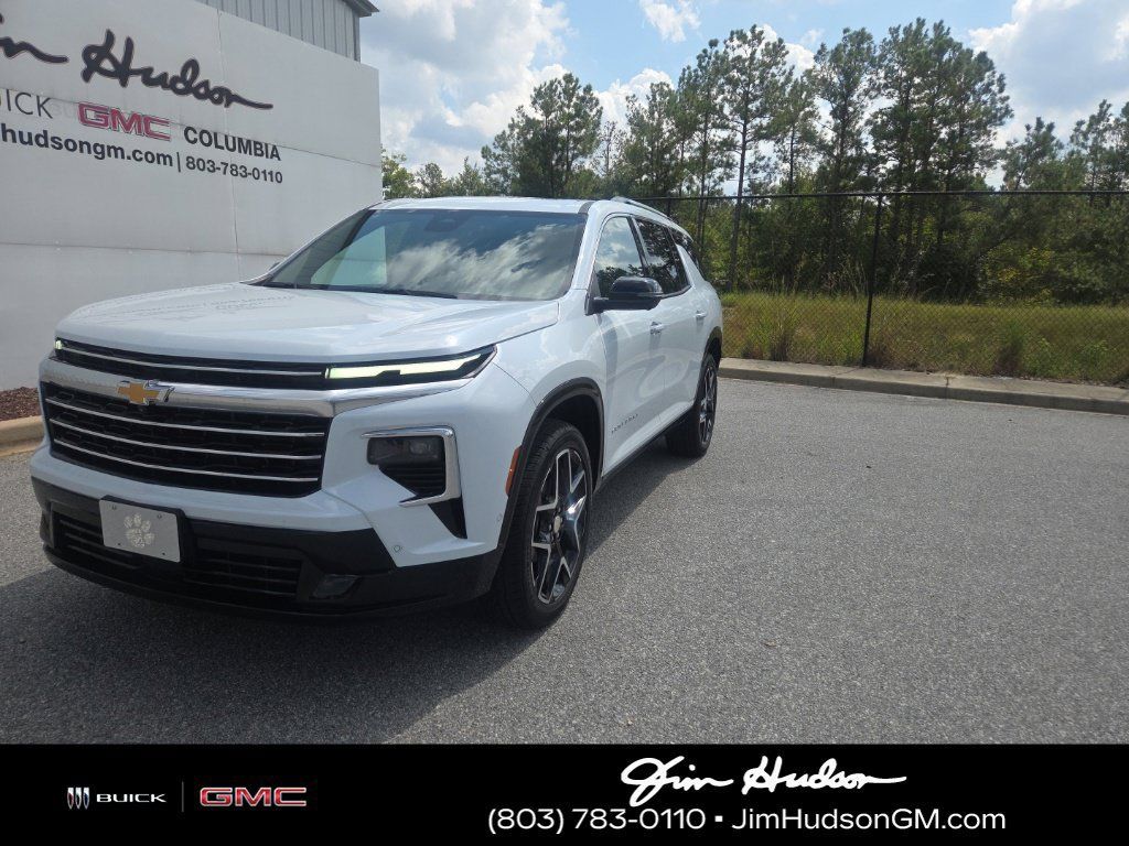 Certified 2026 Chevrolet Traverse High Country FWD image 1